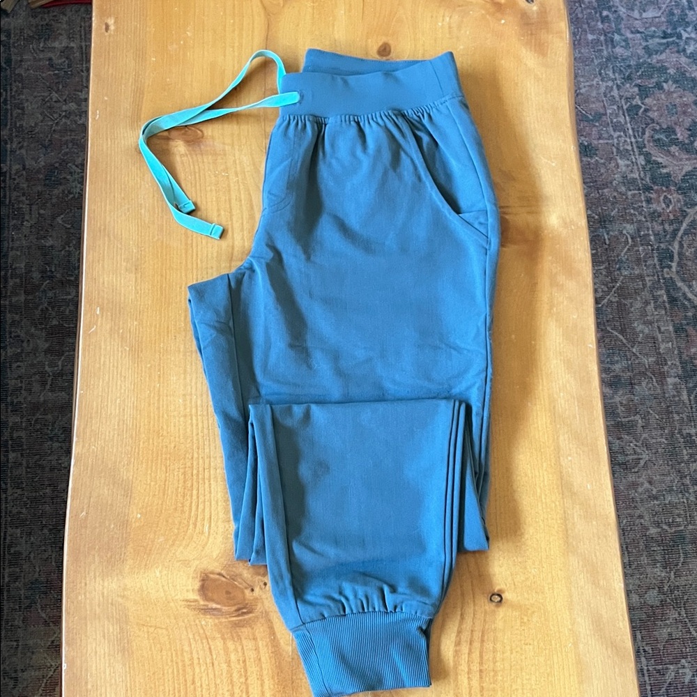 Figs Women's Greenish Blue Scrub bottoms